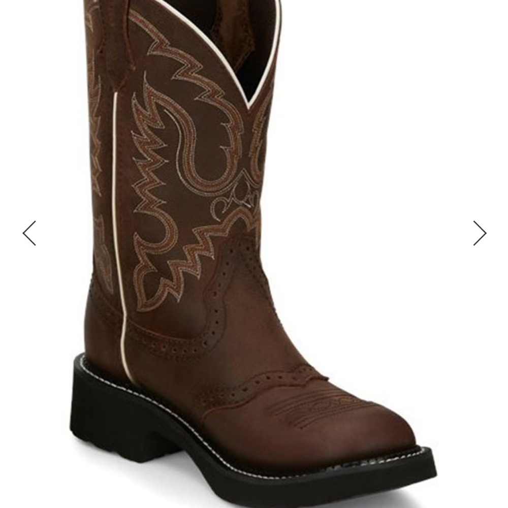 Justin Roundtoe boots